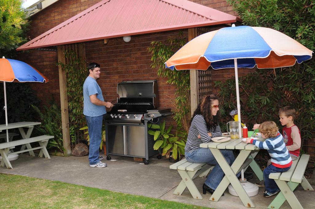 Sandpiper Holiday Apartments Lakes Entrance Exterior photo